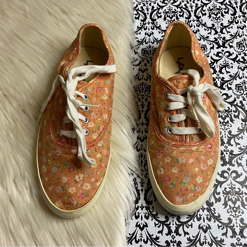 Forever 21 : size : 8 : peach mauve floral lace up casual summer canvas sneakers